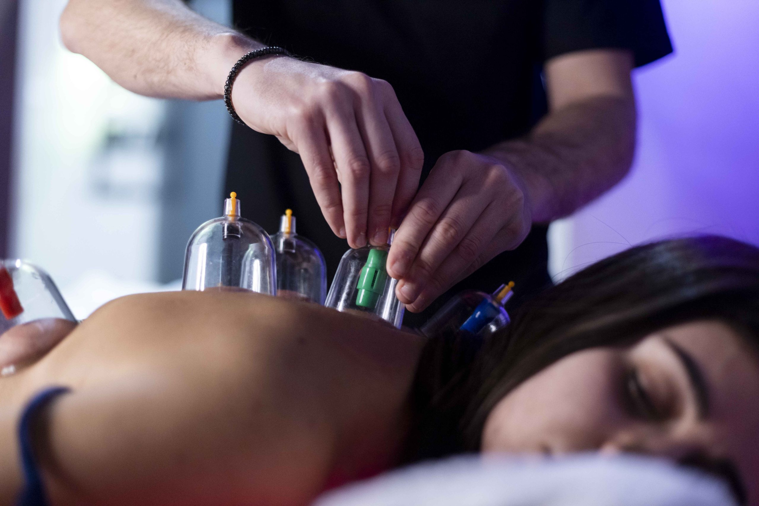 DEEP TISSUE CORPO CON COPPETTAZIONE 50 min. - immagine 15